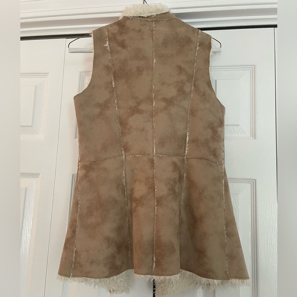 Lord & Taylor Design Lab faux fur rawhide vest. Size XS. - Picture 2 of 4